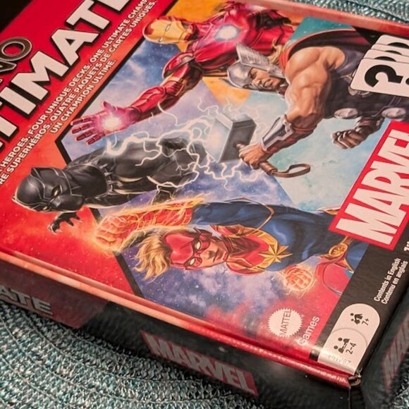 G1 MARVEL Uno Ultimate Marvel Card Game Premium 1st Edition - Picture 2 of 9